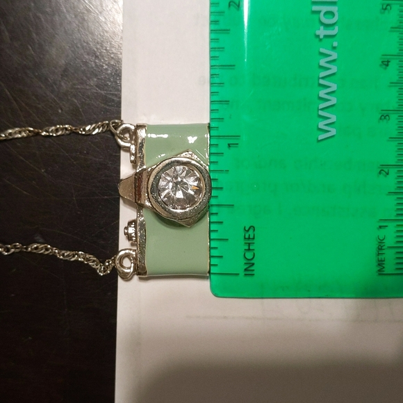 Cute camera necklace - Picture 3 of 3